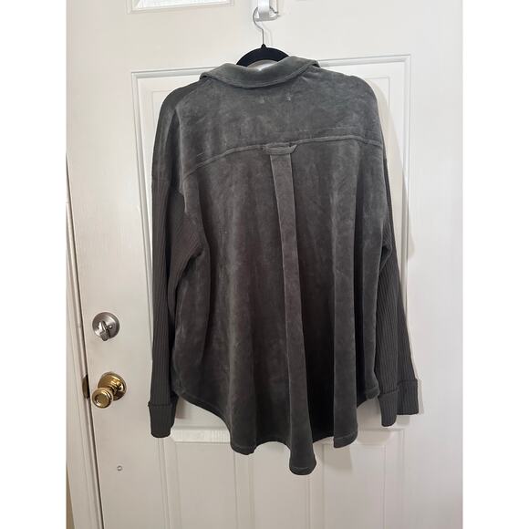 Free People Luxe Velour Shirt Slouchy Oversized Fit Gray Women's Medium NWT - Picture 5 of 5